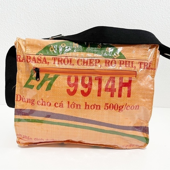 Elephant Emporium Recycled Deluxe Extra Large Messenger Bag - Picture 3 of 15